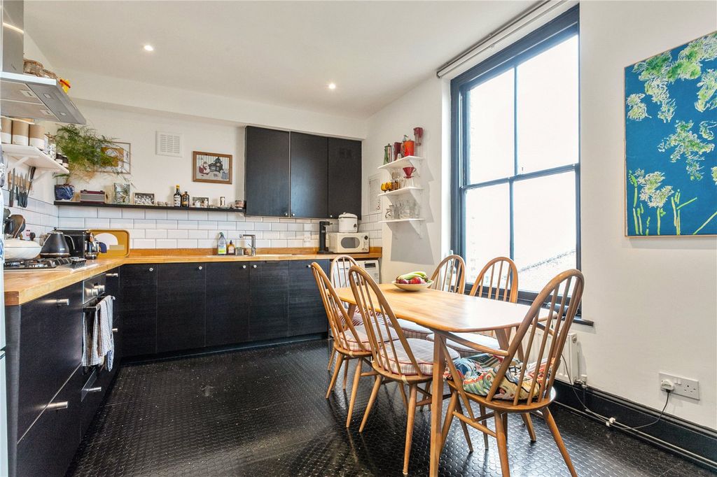 Property photo 3 of 12 Picture No. 29