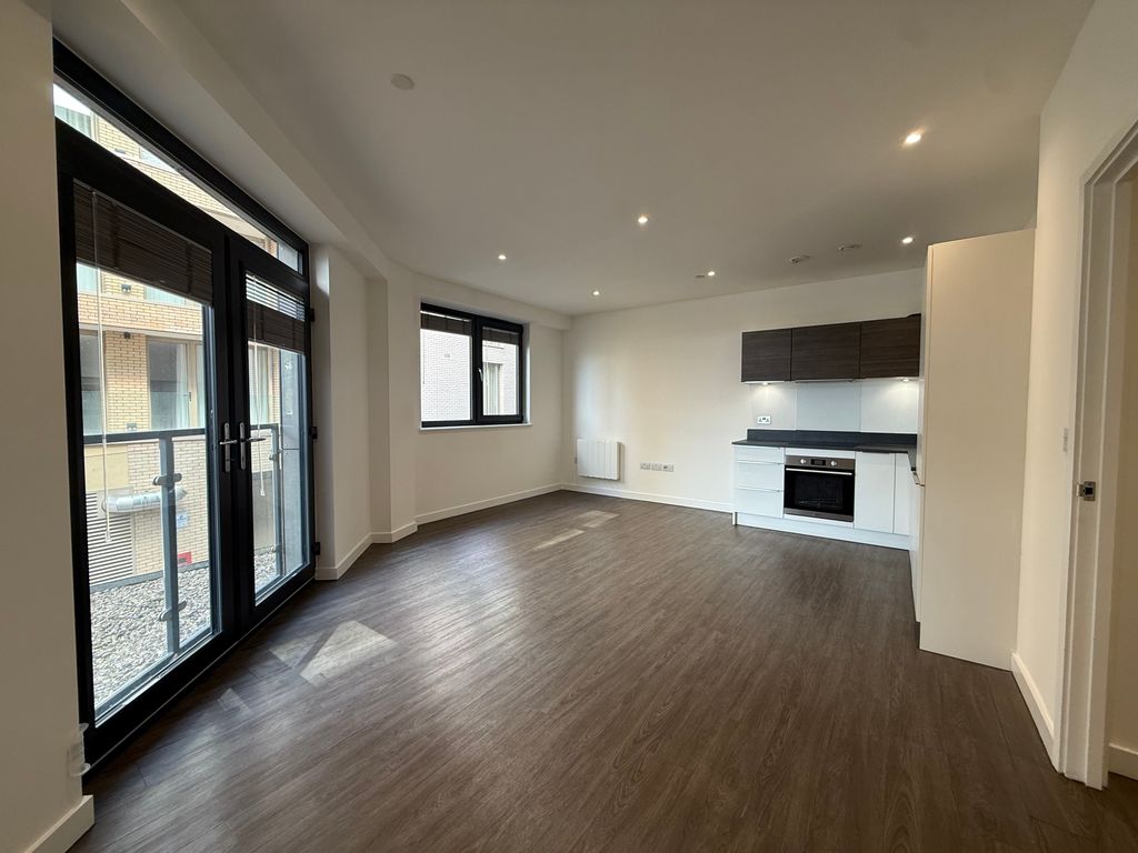 Property photo 2 of 9 Landing