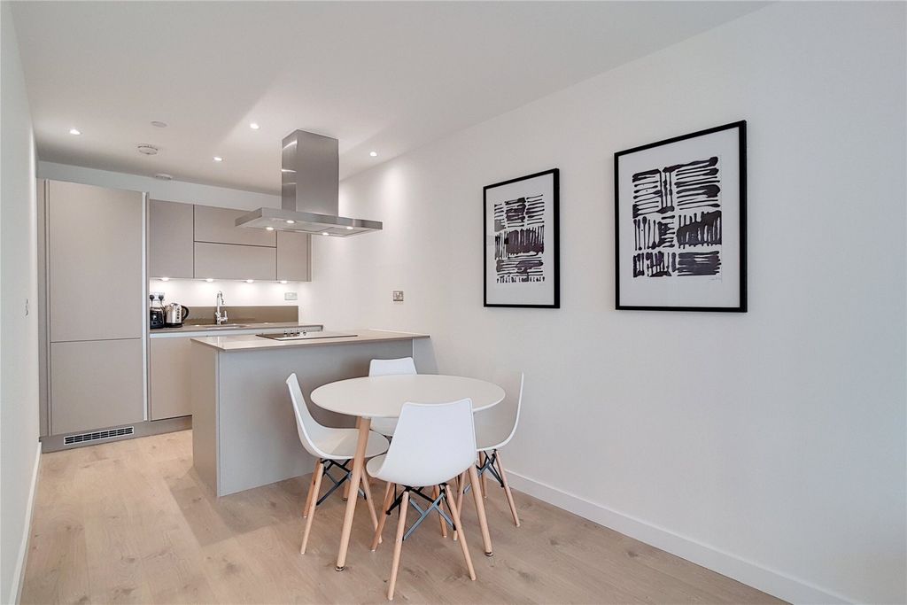 Property photo 2 of 17 Picture No. 04