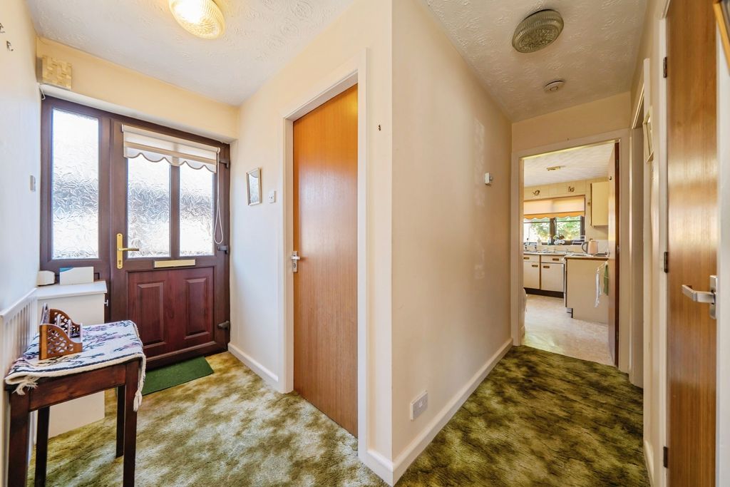 Property photo 3 of 17 Hallway