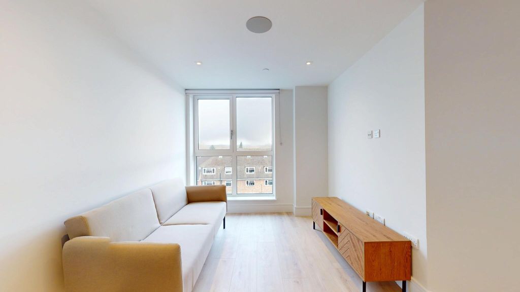 Property photo 1 of 16 Bedroom