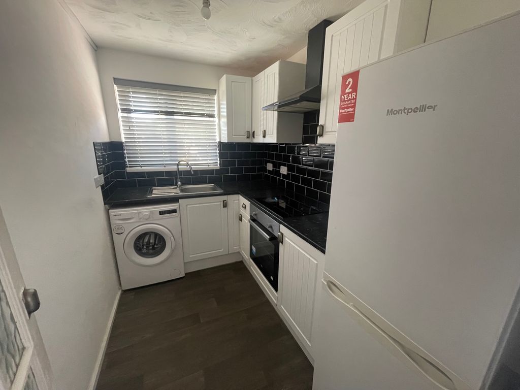 Property photo 2 of 4 Bedroom 1