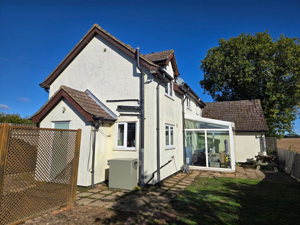 Property photo 3 of 32