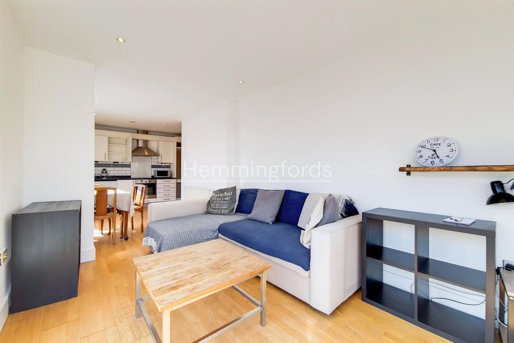 Property photo 3 of 11