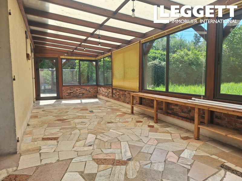 Property photo 2 of 10