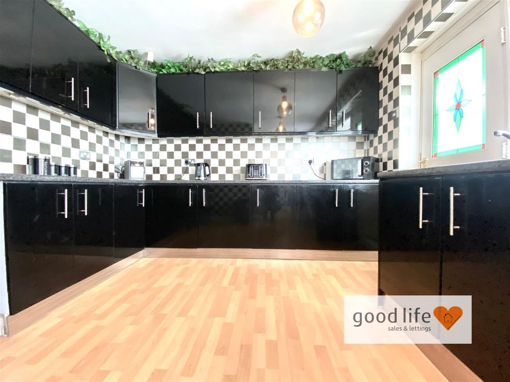 Property photo 3 of 18 20250506_144549544_Ios62Windsorterrace.Jpg