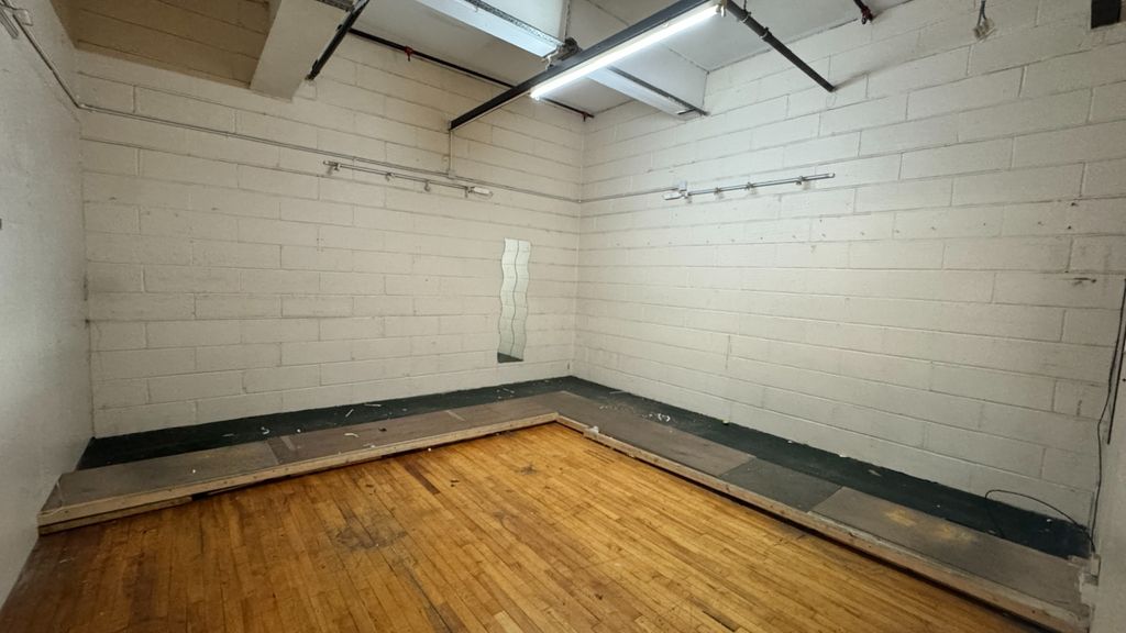 Property photo 2 of 5 Photo 1