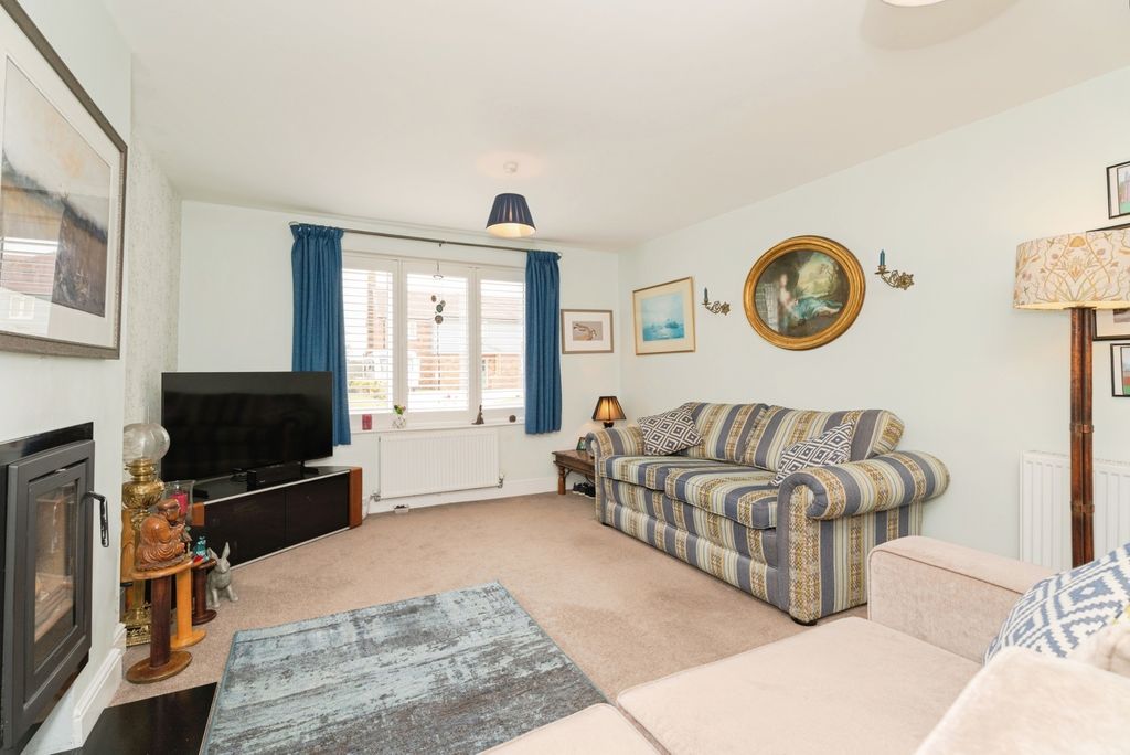 Property photo 2 of 17 Photo