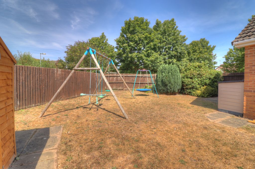 Property photo 2 of 17 Garden
