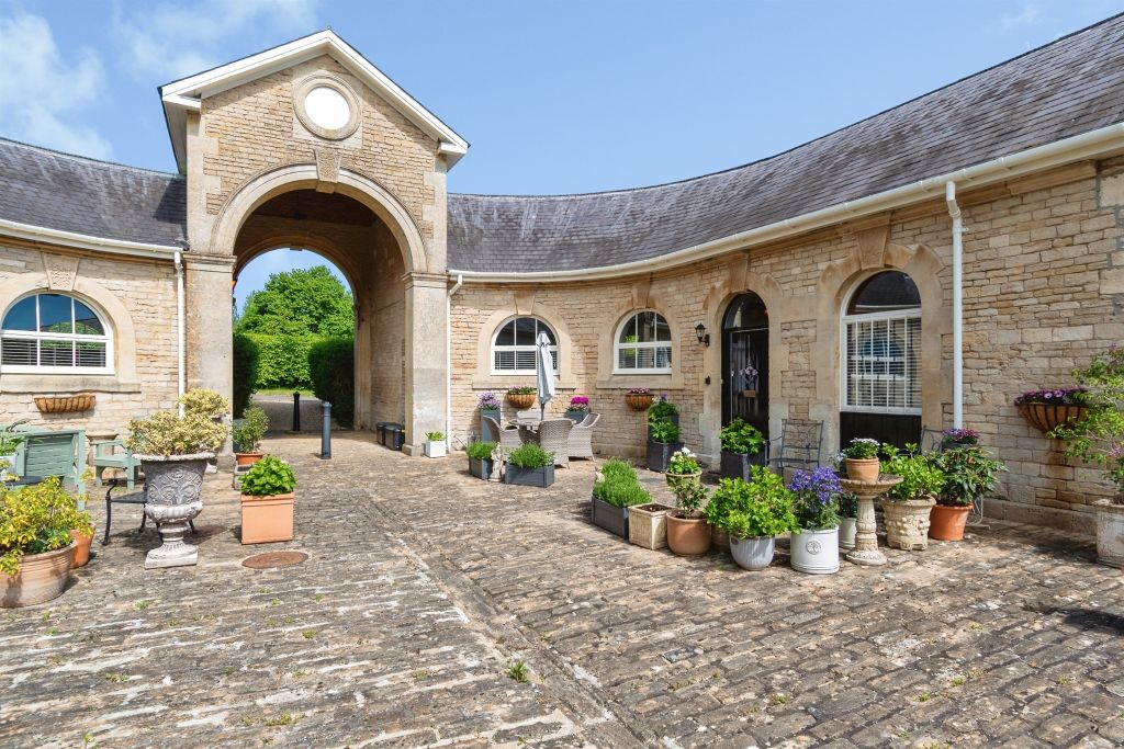 Property photo 1 of 24