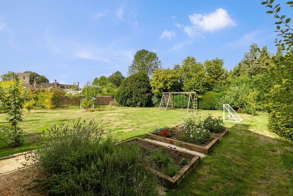 Property photo 2 of 27 Image