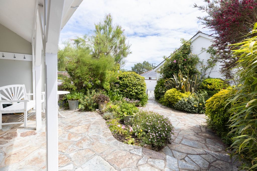 Property photo 3 of 20 39664012