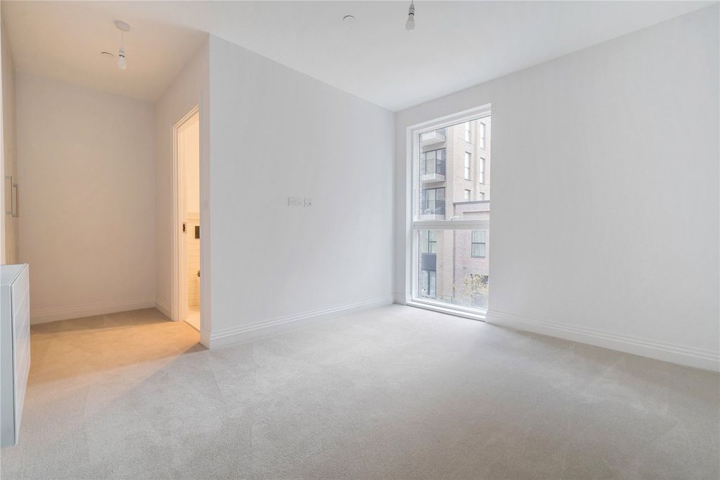 Property photo 3 of 8 Picture No. 04