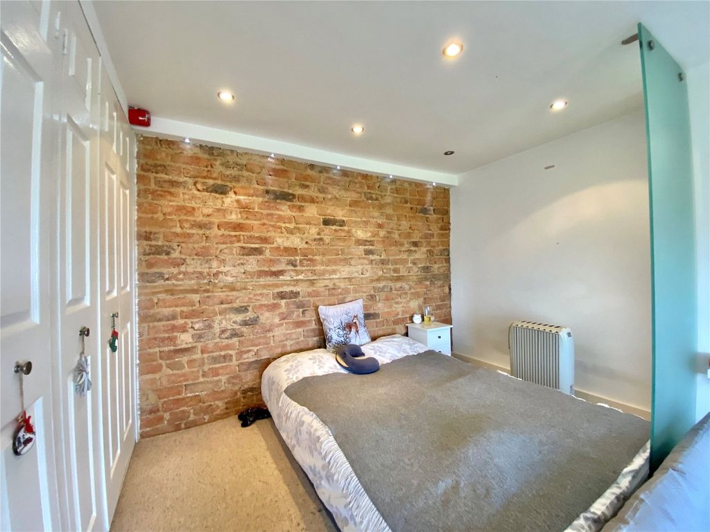 Property photo 3 of 12 Picture No. 04