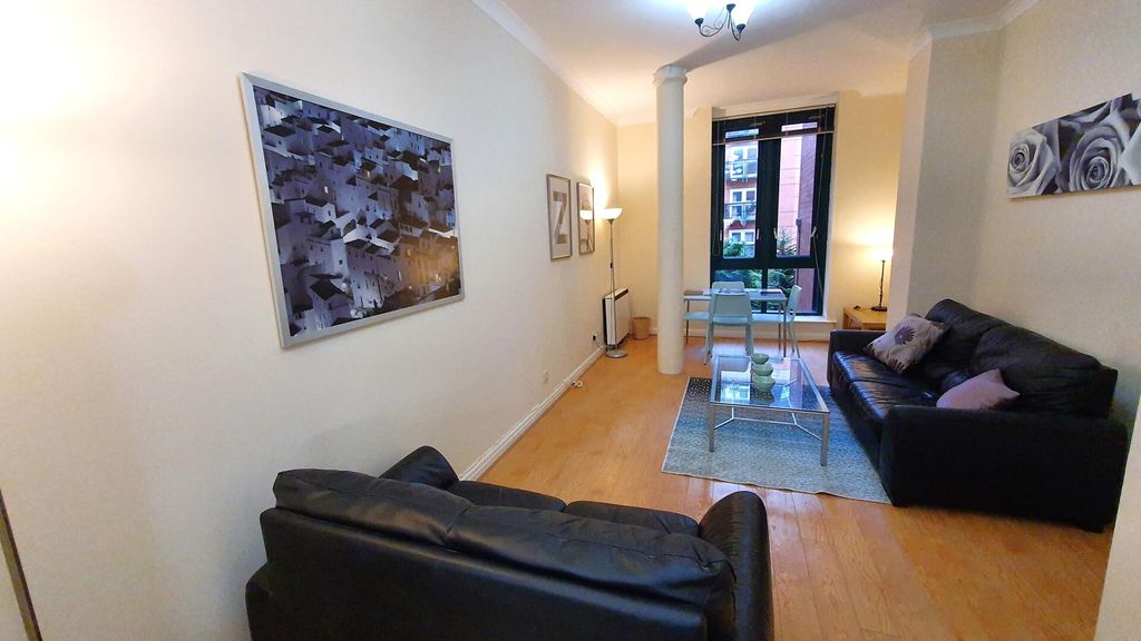 Property photo 2 of 31 Living Room