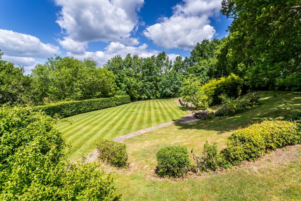 Property photo 2 of 18