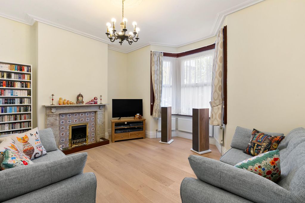Property photo 2 of 14 Image