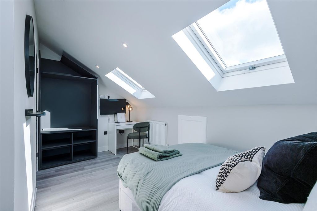 Property photo 3 of 24 68Willisstreet-Livingspacesnw-79.Jpg