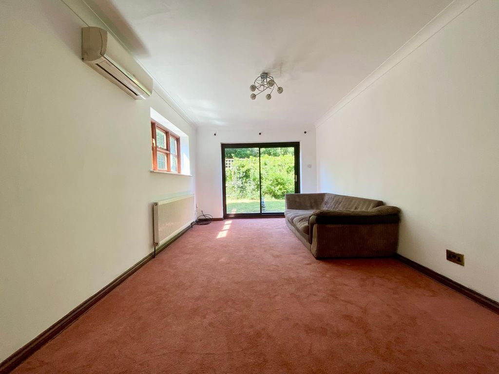Property photo 3 of 30