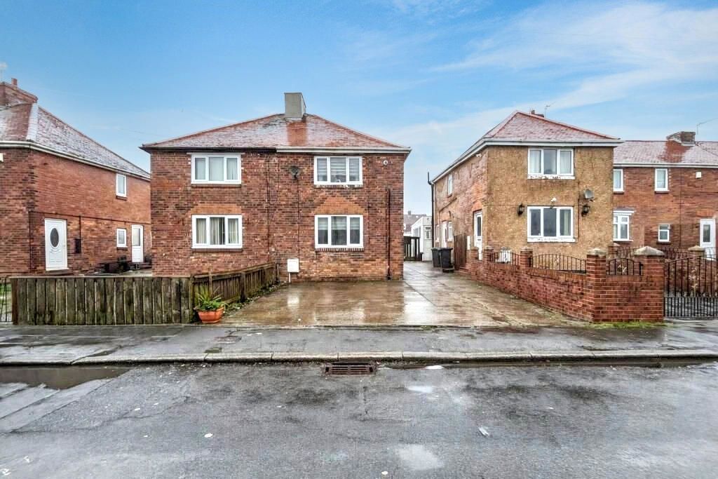 Property photo 1 of 8