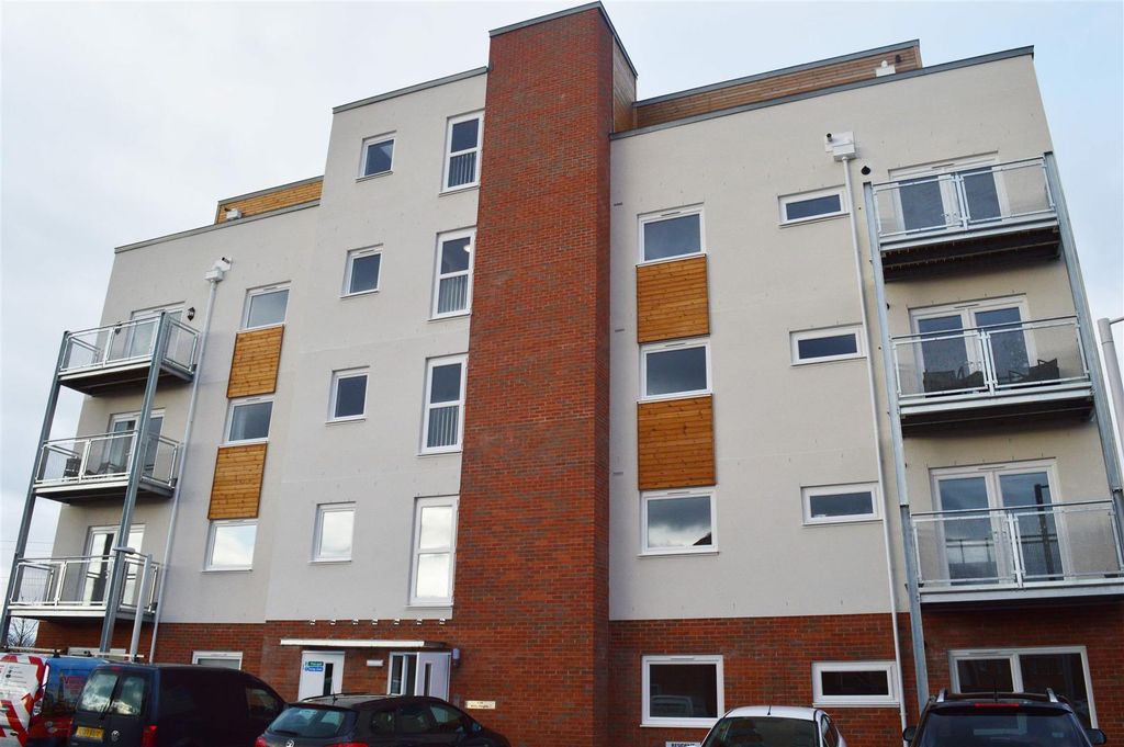 Property photo 2 of 9