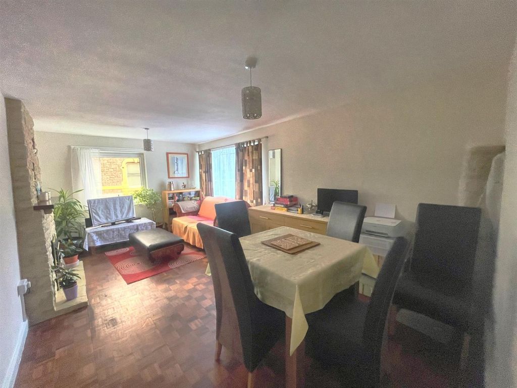 Property photo 2 of 9 Lounge/Diner