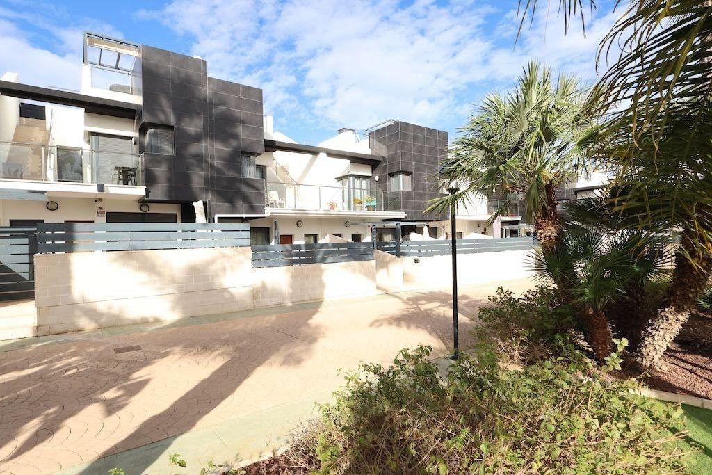 Property photo 2 of 29