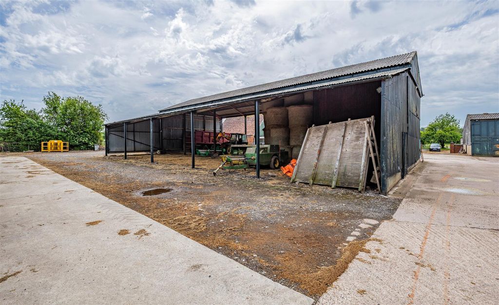 Additional image 33 of 6 bed farmhouse for saleLot 1 - Hill Court Farm, Pershore, Worcestershire WR10