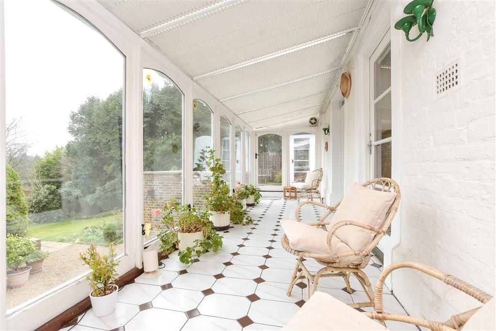 Property photo 3 of 20 Conservatory
