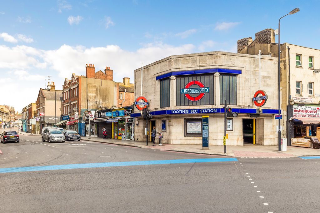 Property photo 3 of 11 Station