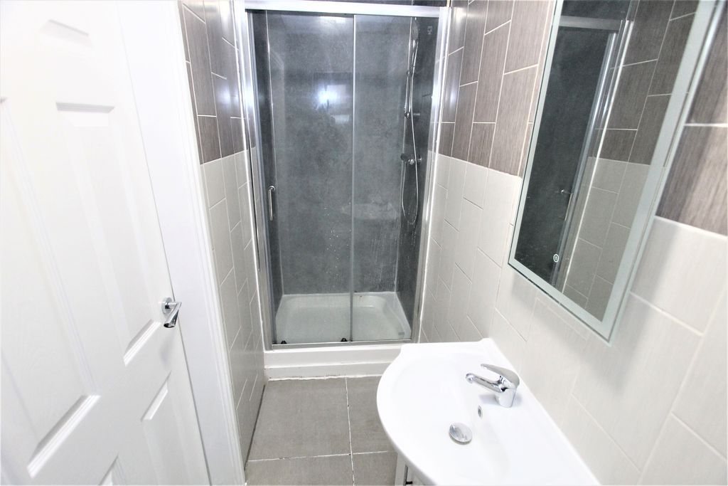 Property photo 3 of 8 Photo 17