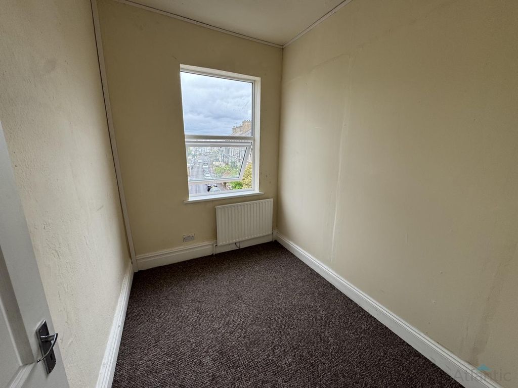 Property photo 3 of 11 Gallery