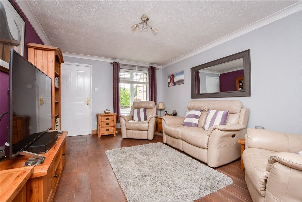 Property photo 2 of 15 Lounge