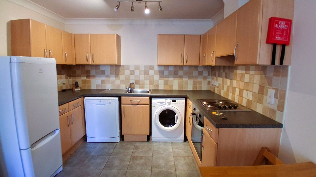 Property photo 2 of 7 Kitchen