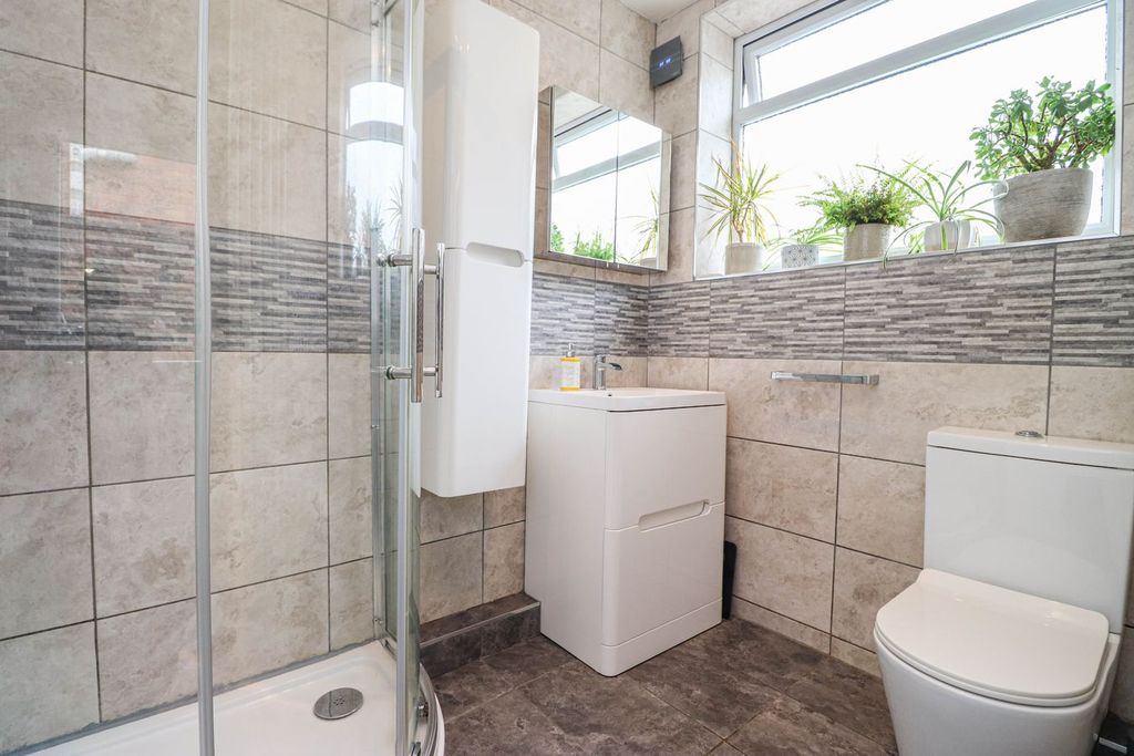 Property photo 3 of 16 Shower Room