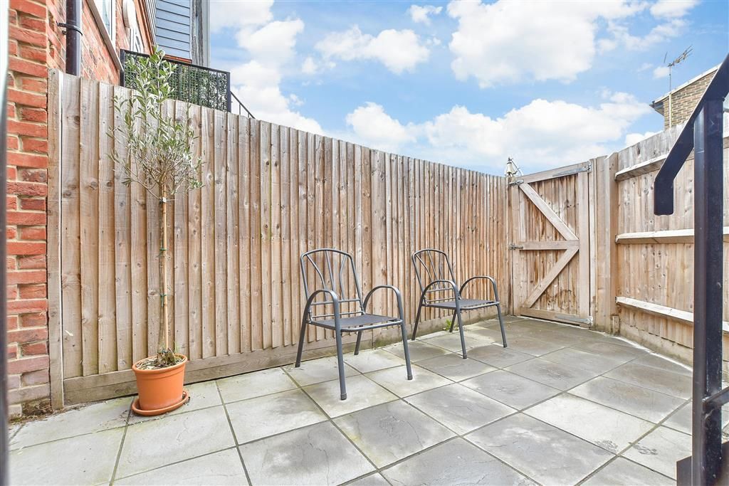 Property photo 3 of 21 Patio / Decking