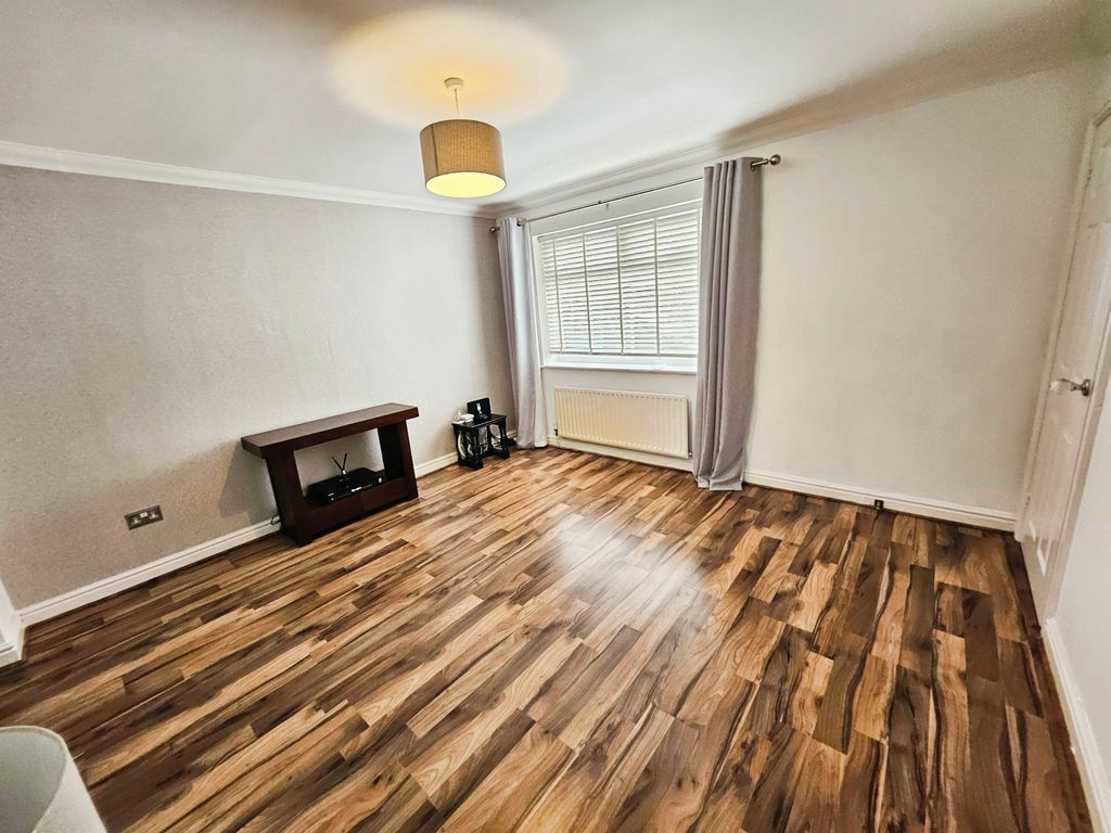 Property photo 2 of 25 Lounge