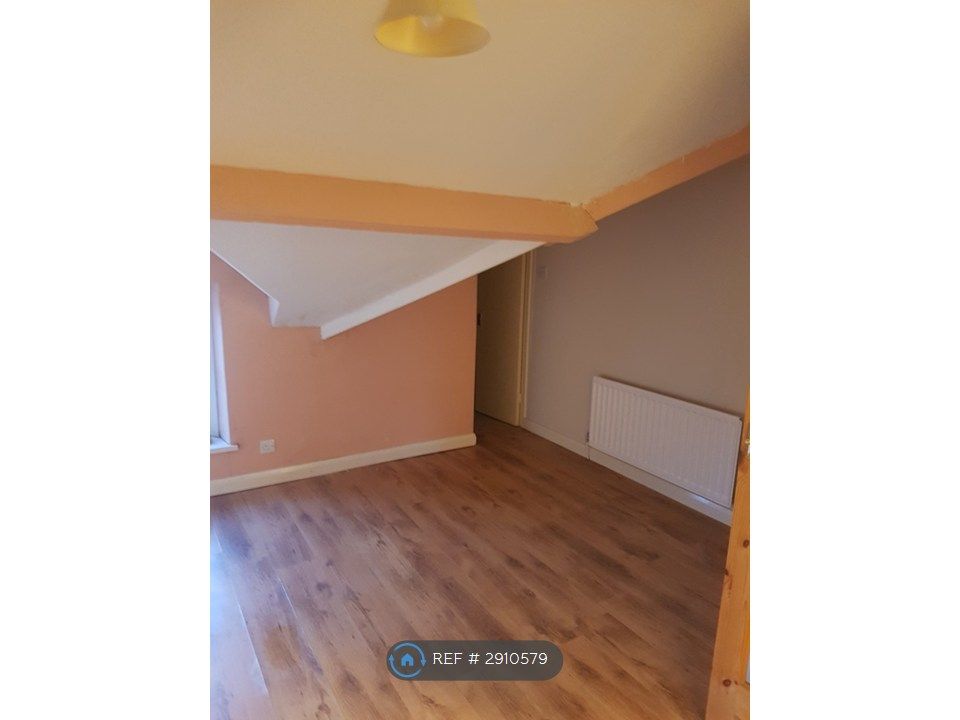 Property photo 3 of 9 Bedroom 2 And Walk In Cupboard