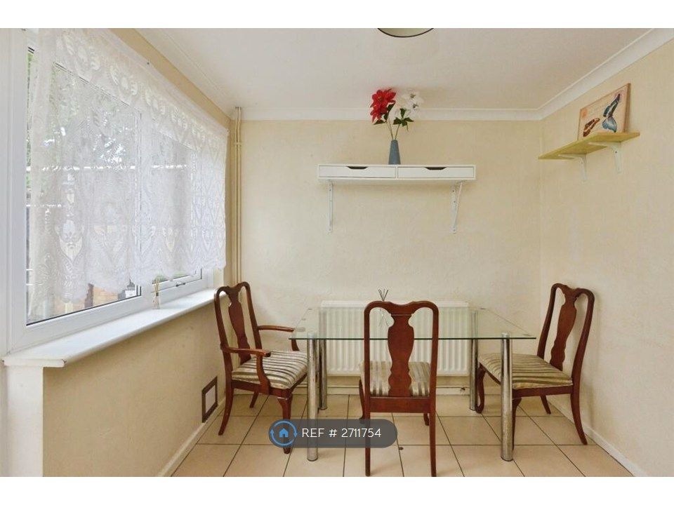 Property photo 3 of 14 Dining Room