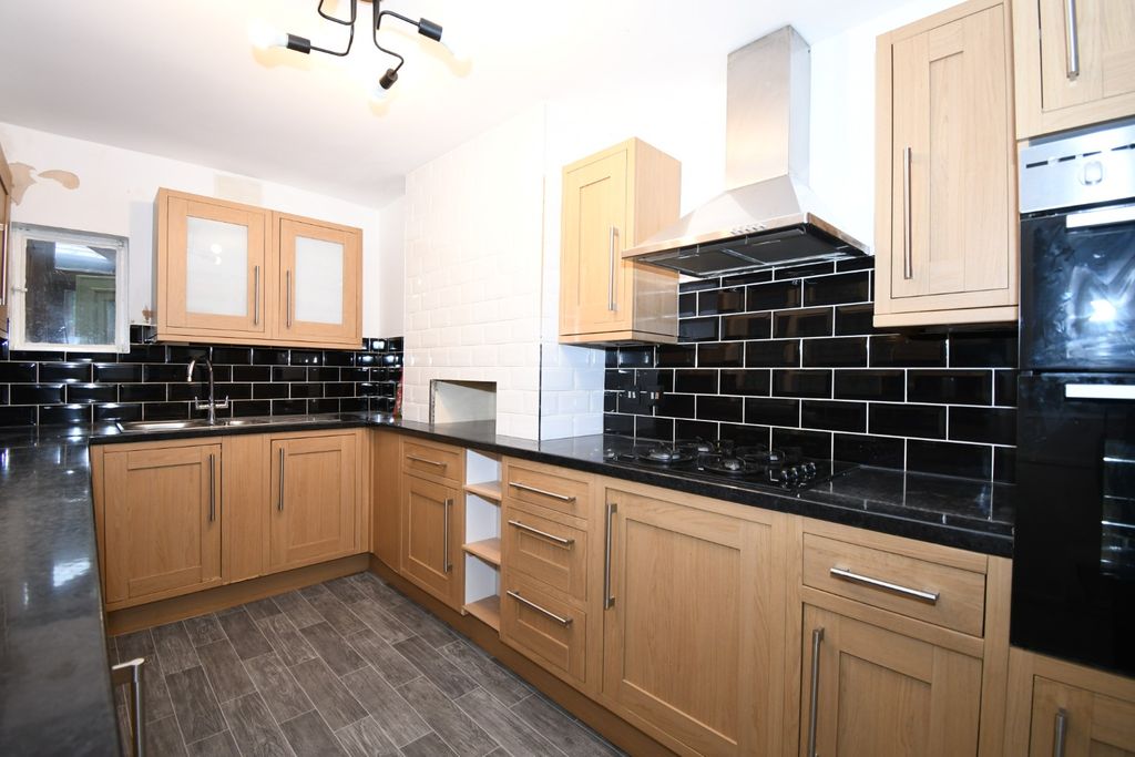 Property photo 2 of 10 2062253