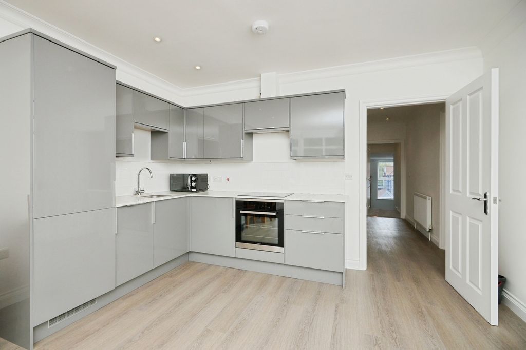 Property photo 3 of 17 Photo