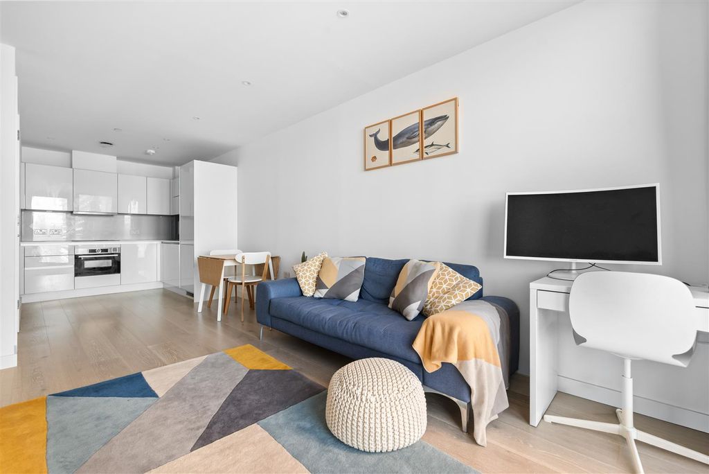 Property photo 3 of 25 11.Jpg