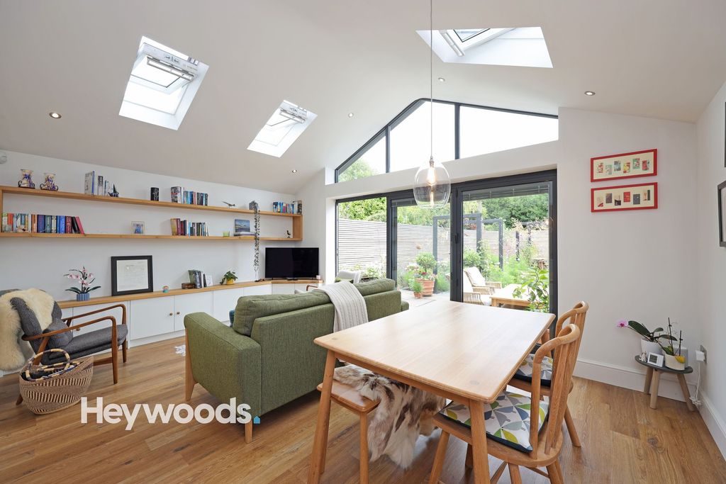 Property photo 3 of 43