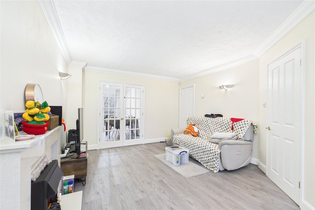 Property photo 2 of 12 Picture No. 22