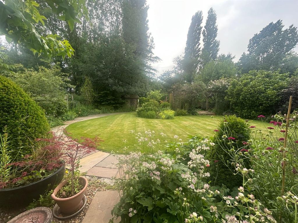Property photo 3 of 19