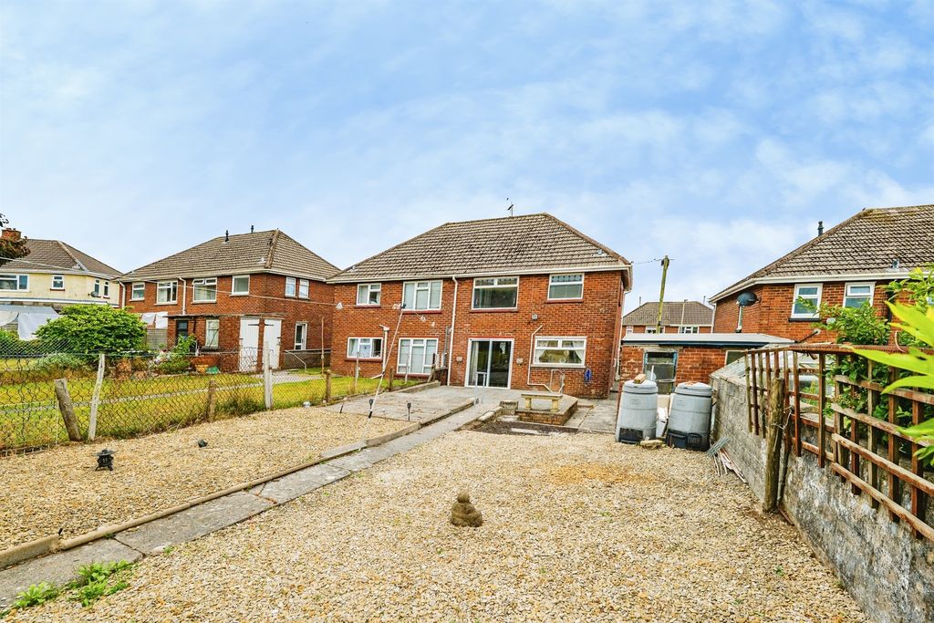Property photo 2 of 22