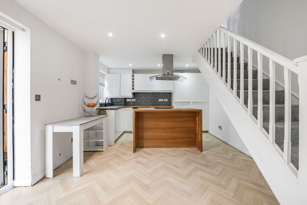 Property photo 3 of 18 7_72950