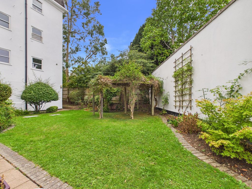 Property photo 2 of 12