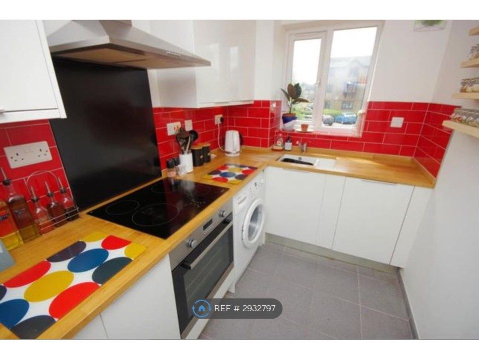 Property photo 2 of 9 Kitchen