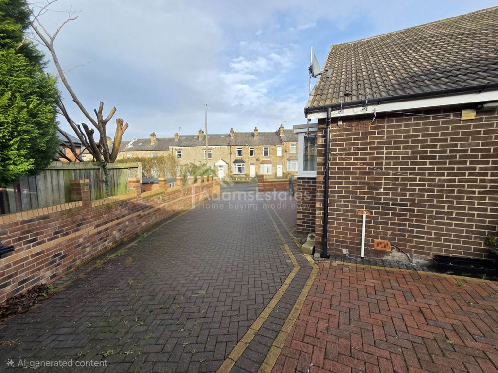 Additional image 4 of 3 bed semi-detached bungalow for saleSlaithwaite Road, Dewsbury WF12